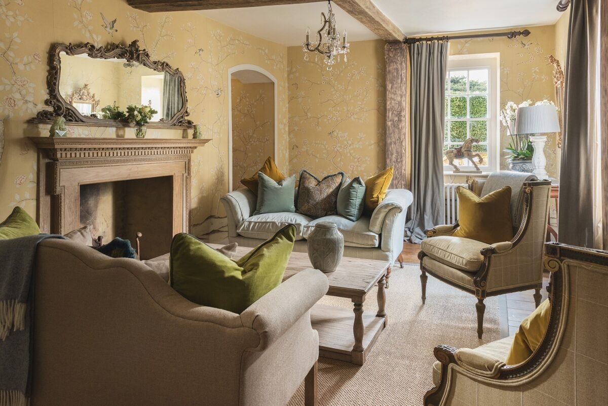 Battel hall Living Room