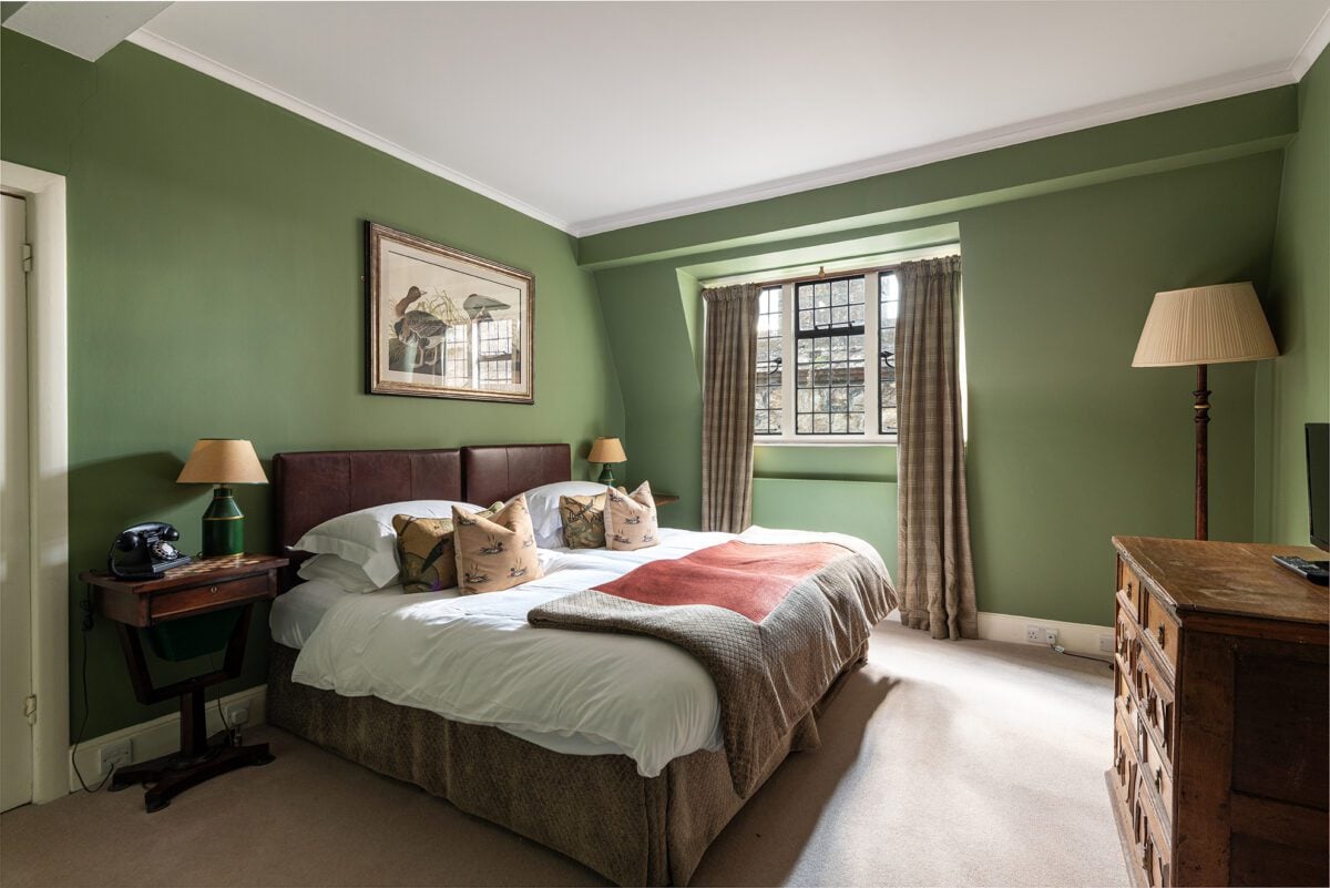 Castle Battlement Gamekeepers