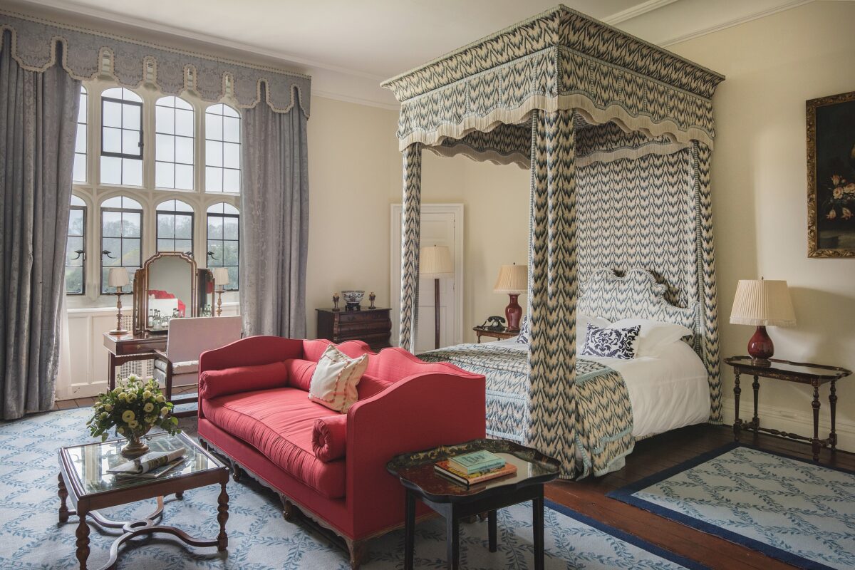 Leeds Castle - State Bedroom (Walnut)
